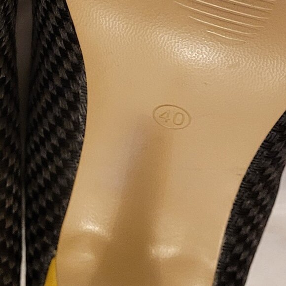 🌹NWOT Black Pumps with Golden Yellow Bows - Picture 5 of 8